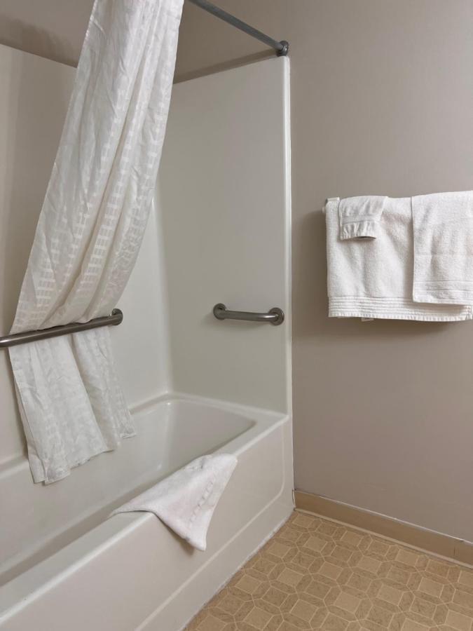 Oswego Inn Extérieur photo