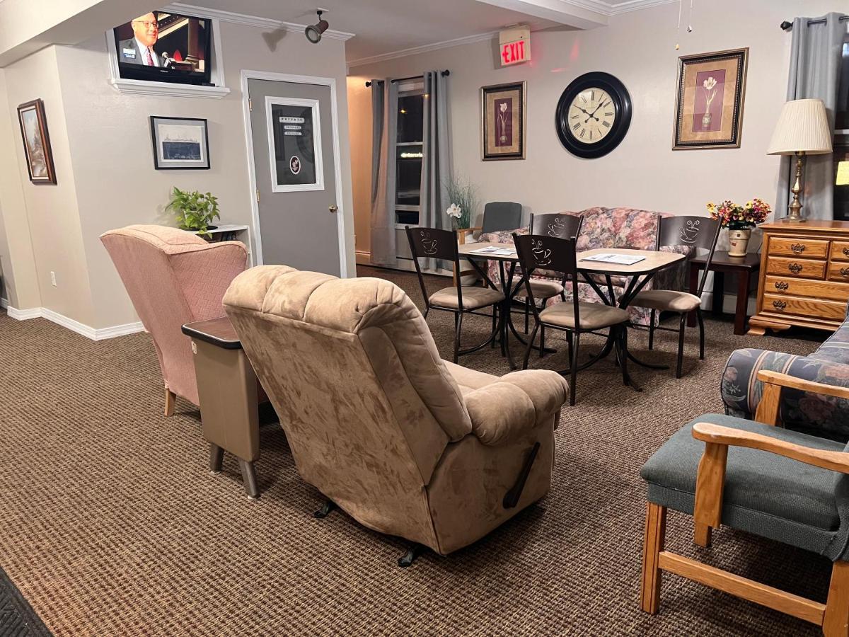 Oswego Inn Extérieur photo