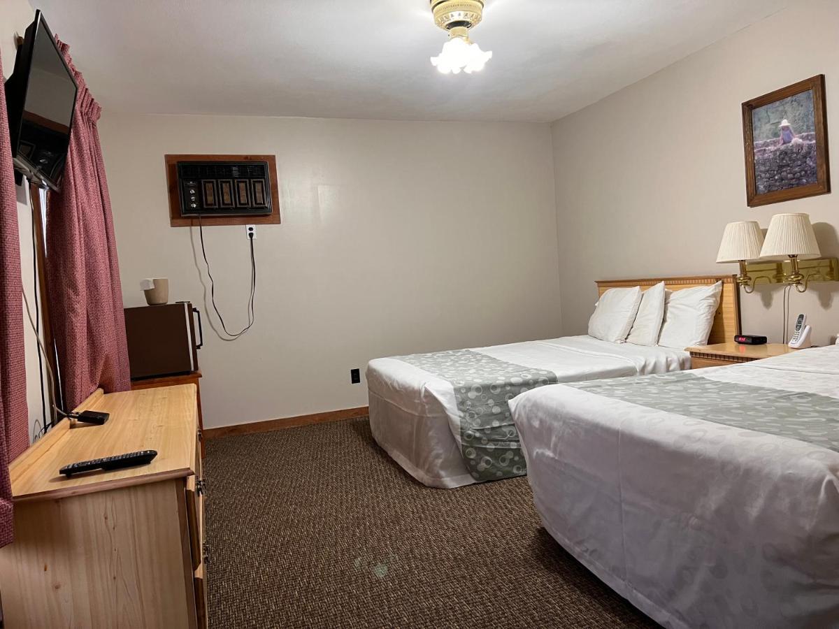 Oswego Inn Extérieur photo