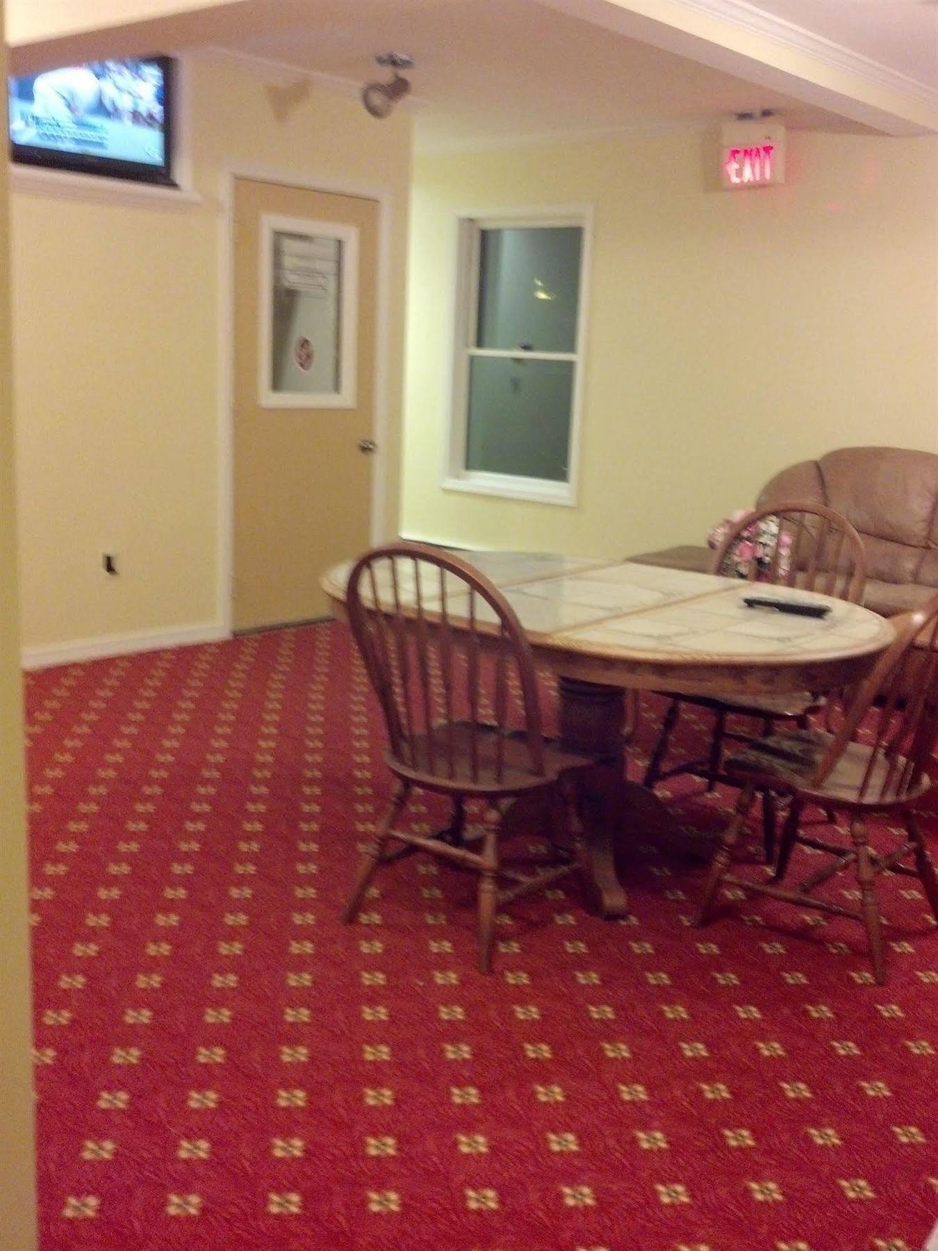Oswego Inn Extérieur photo